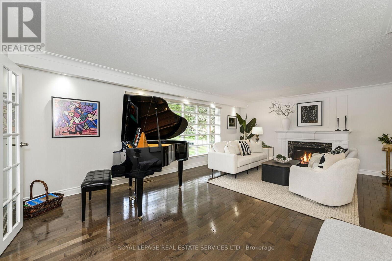 1454 Chasehurst Drive, Mississauga, Ontario  L5J 3A7 - Photo 5 - W13239024