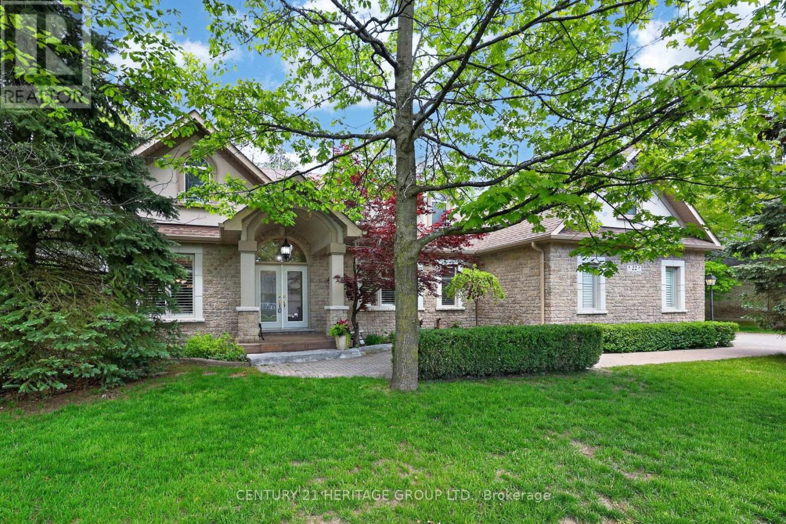 22 LLOYD COOK DRIVE E, Springwater, Ontario