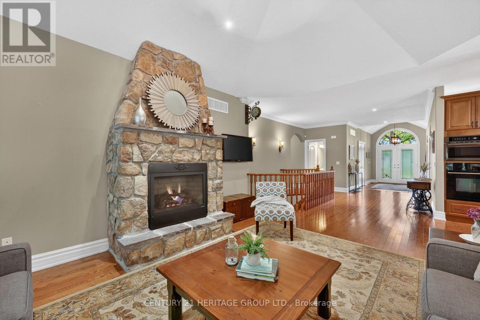 22 Lloyd Cook Drive E, Springwater, Ontario  L9X 0H5 - Photo 13 - S13239646