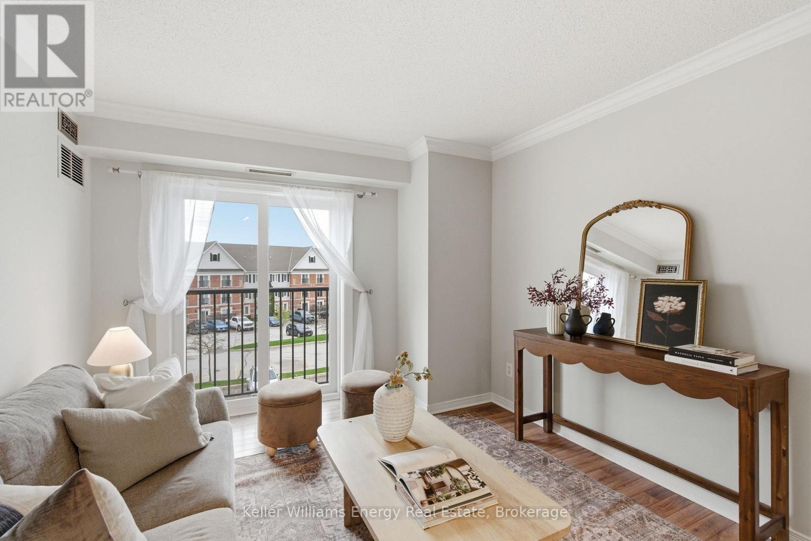 301 - 90 Aspen Springs Drive, Clarington, Ontario  L1C 5N3 - Photo 11 - E13240004