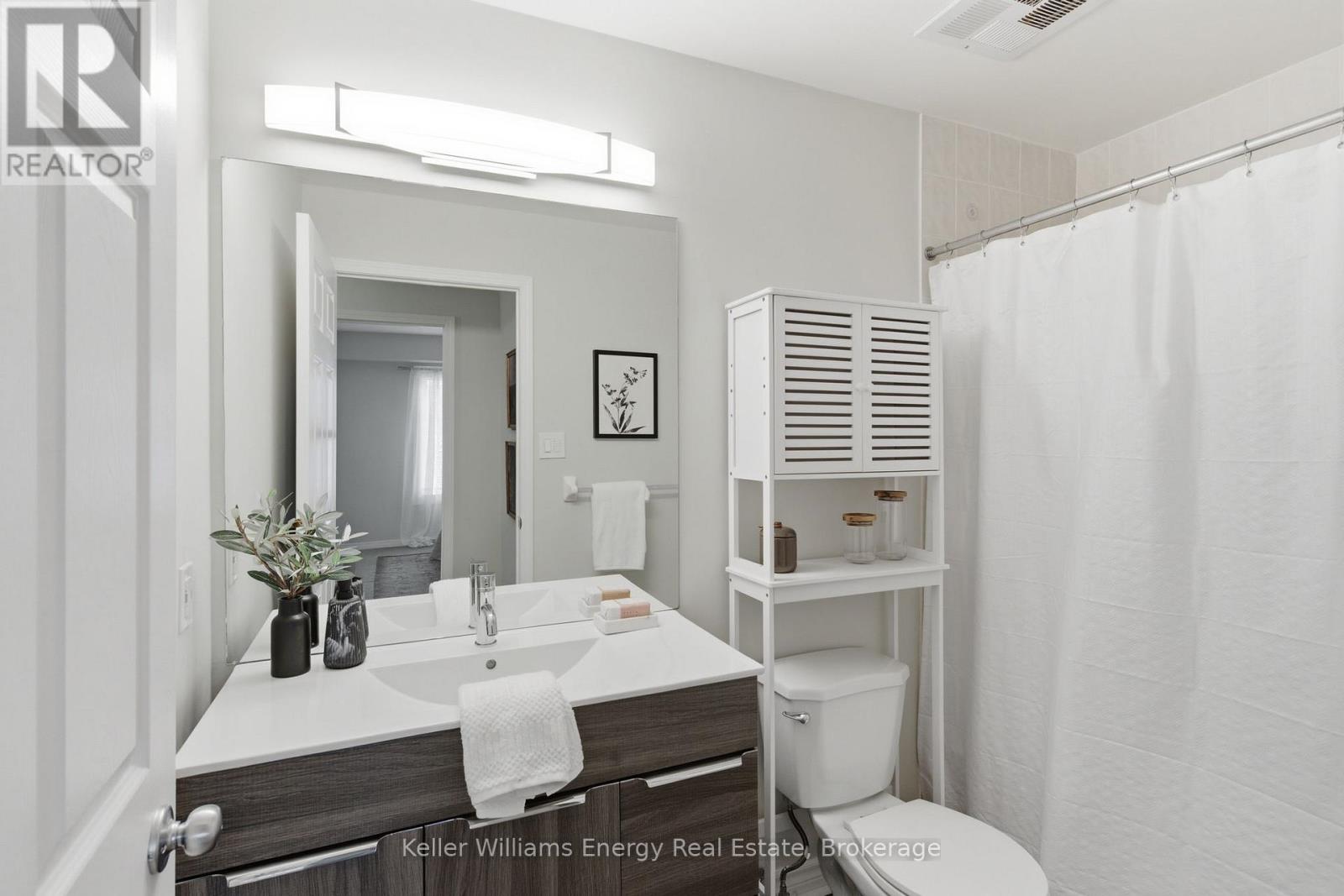 301 - 90 Aspen Springs Drive, Clarington, Ontario  L1C 5N3 - Photo 15 - E13240004