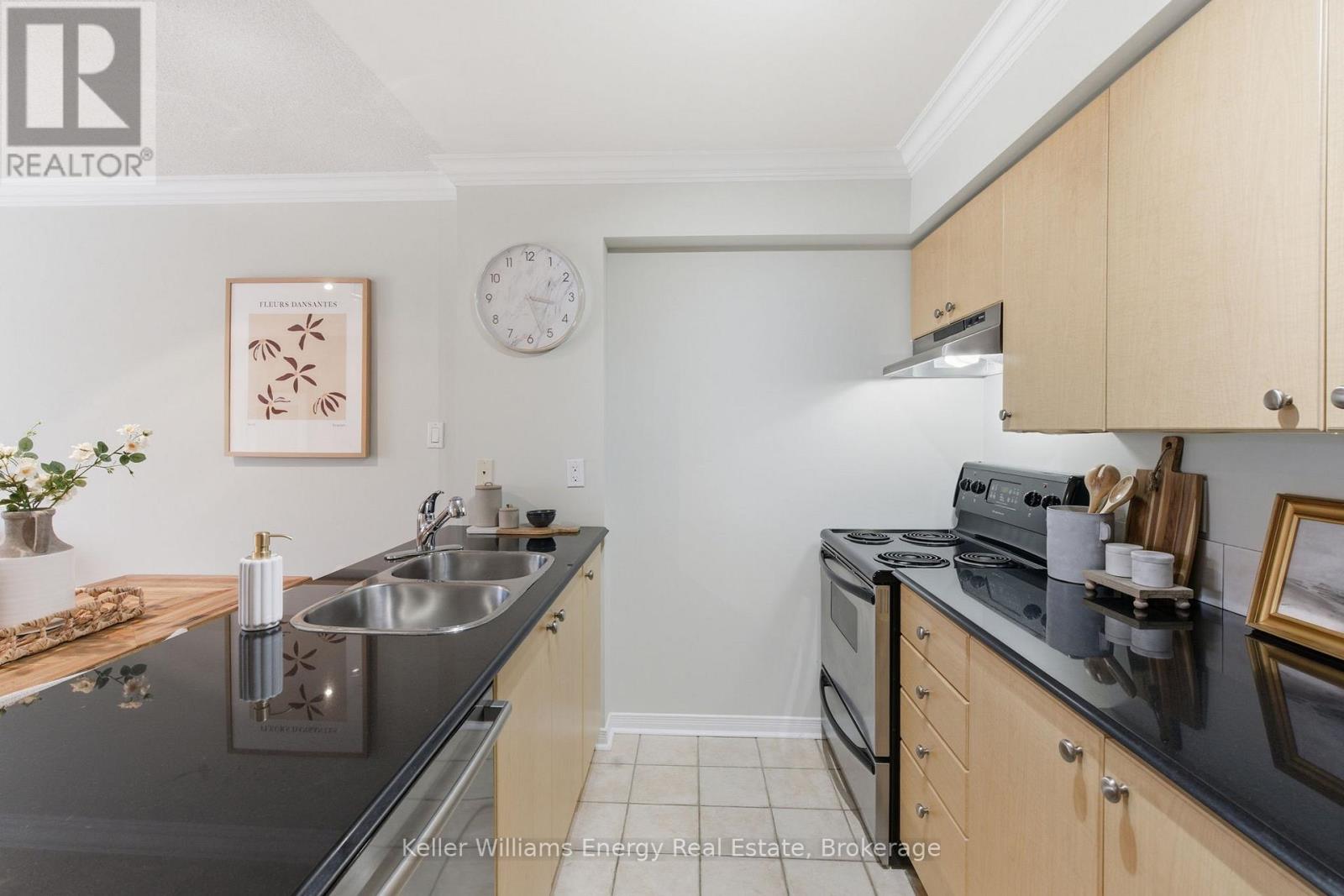 301 - 90 Aspen Springs Drive, Clarington, Ontario  L1C 5N3 - Photo 5 - E13240004