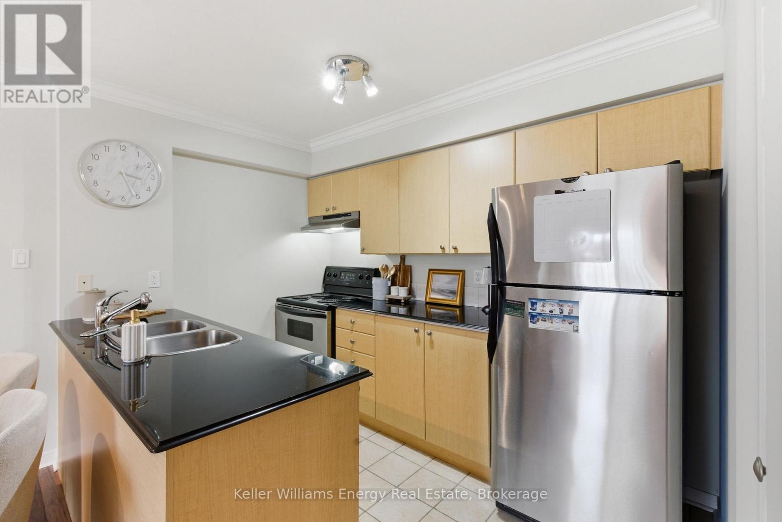 301 - 90 Aspen Springs Drive, Clarington, Ontario  L1C 5N3 - Photo 6 - E13240004