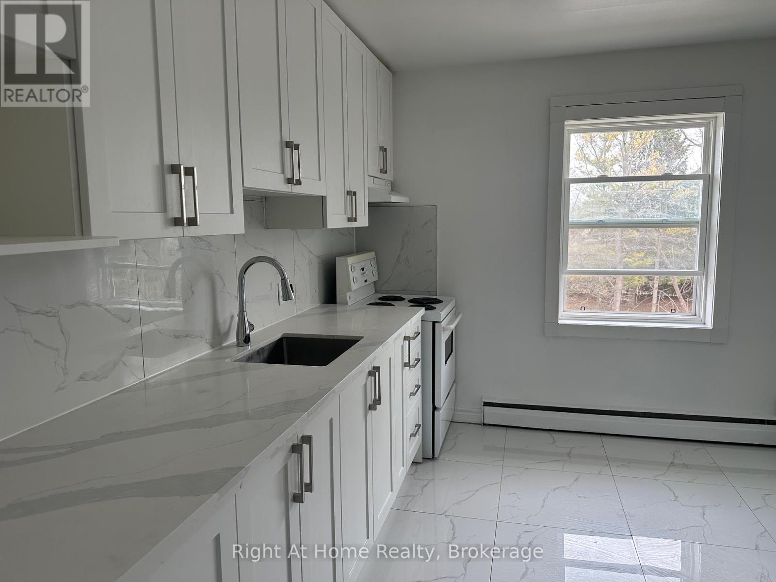 Apt. 4 - 119 Rossland Road E, Oshawa, Ontario  L1G 2W5 - Photo 10 - E13240092