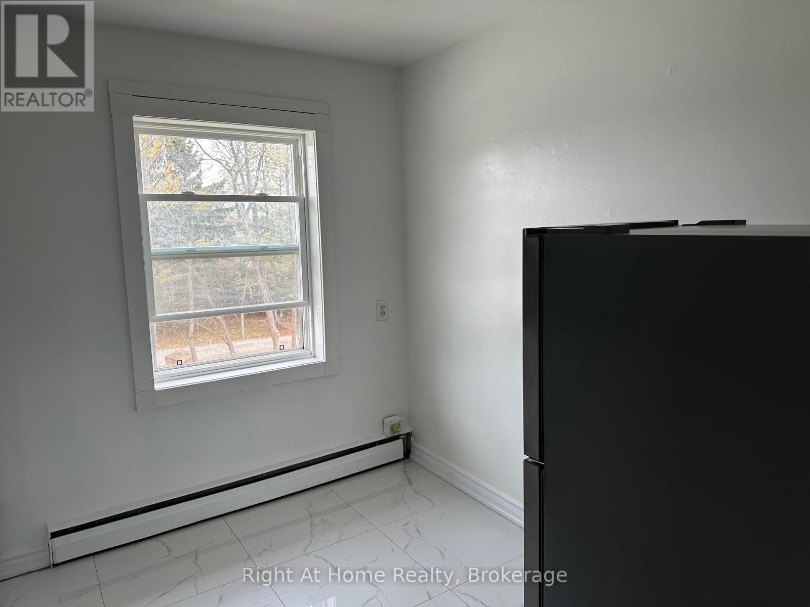 Apt. 4 - 119 Rossland Road E, Oshawa, Ontario  L1G 2W5 - Photo 11 - E13240092