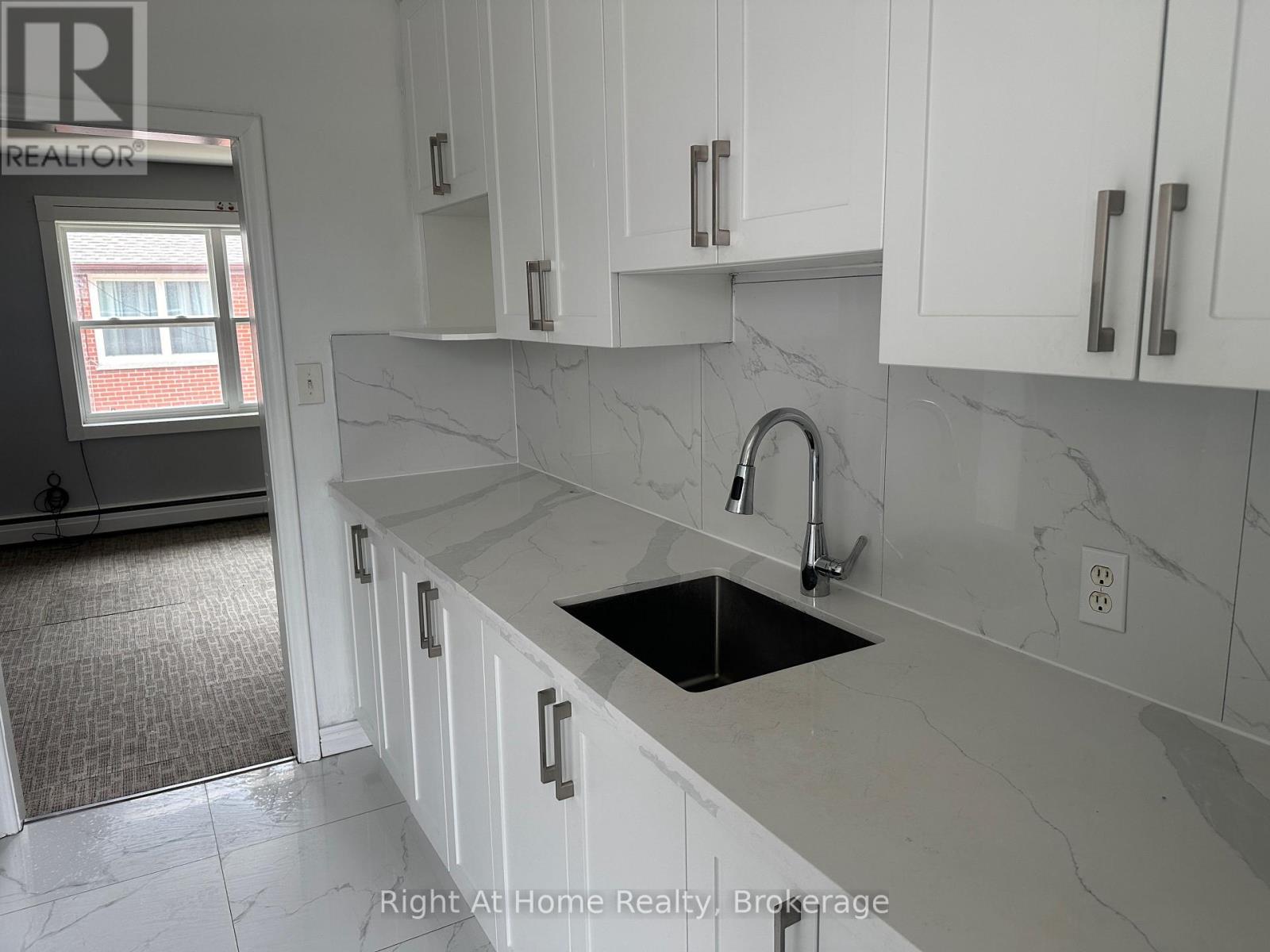 Apt. 4 - 119 Rossland Road E, Oshawa, Ontario  L1G 2W5 - Photo 14 - E13240092