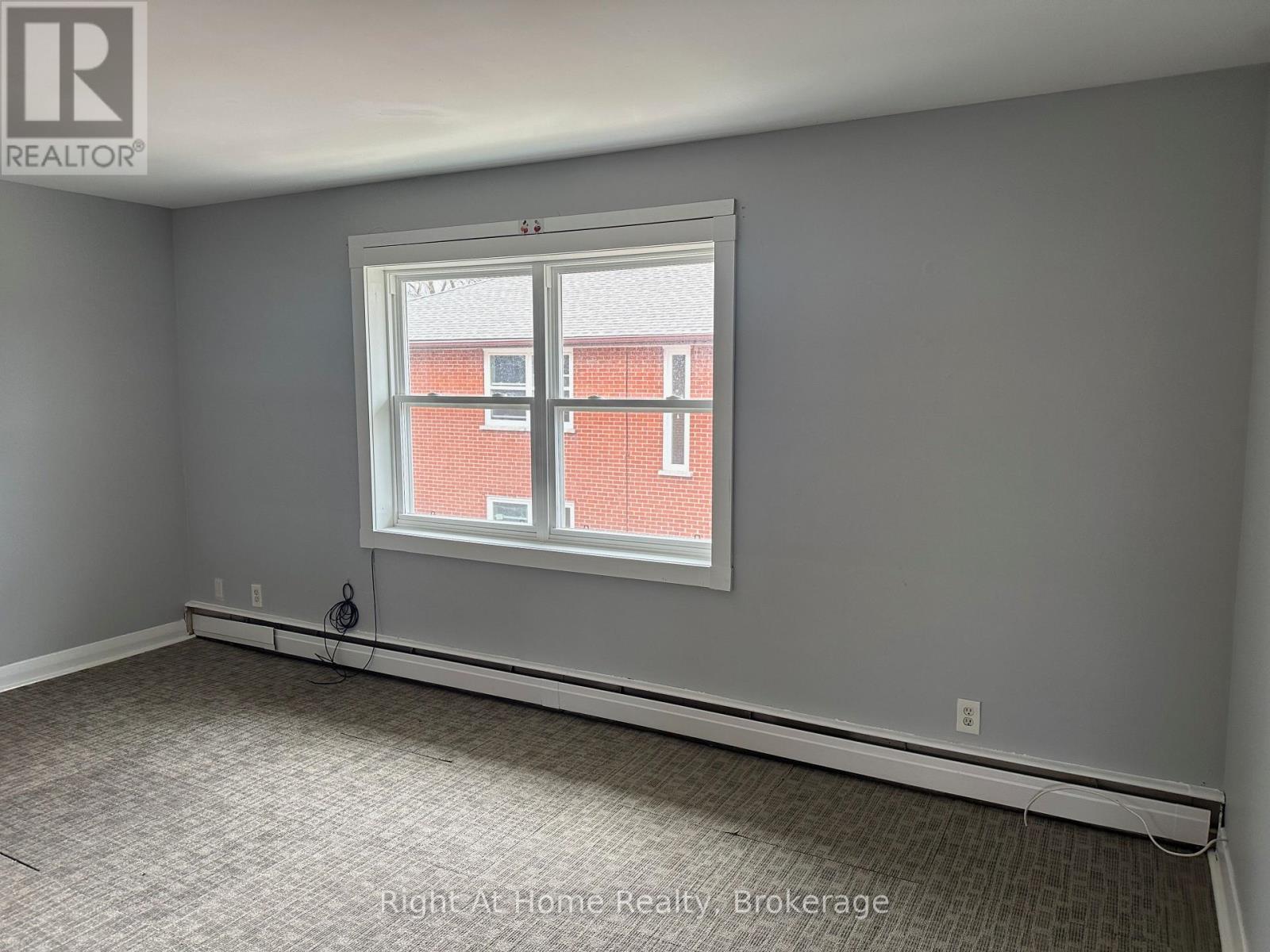 Apt. 4 - 119 Rossland Road E, Oshawa, Ontario  L1G 2W5 - Photo 4 - E13240092