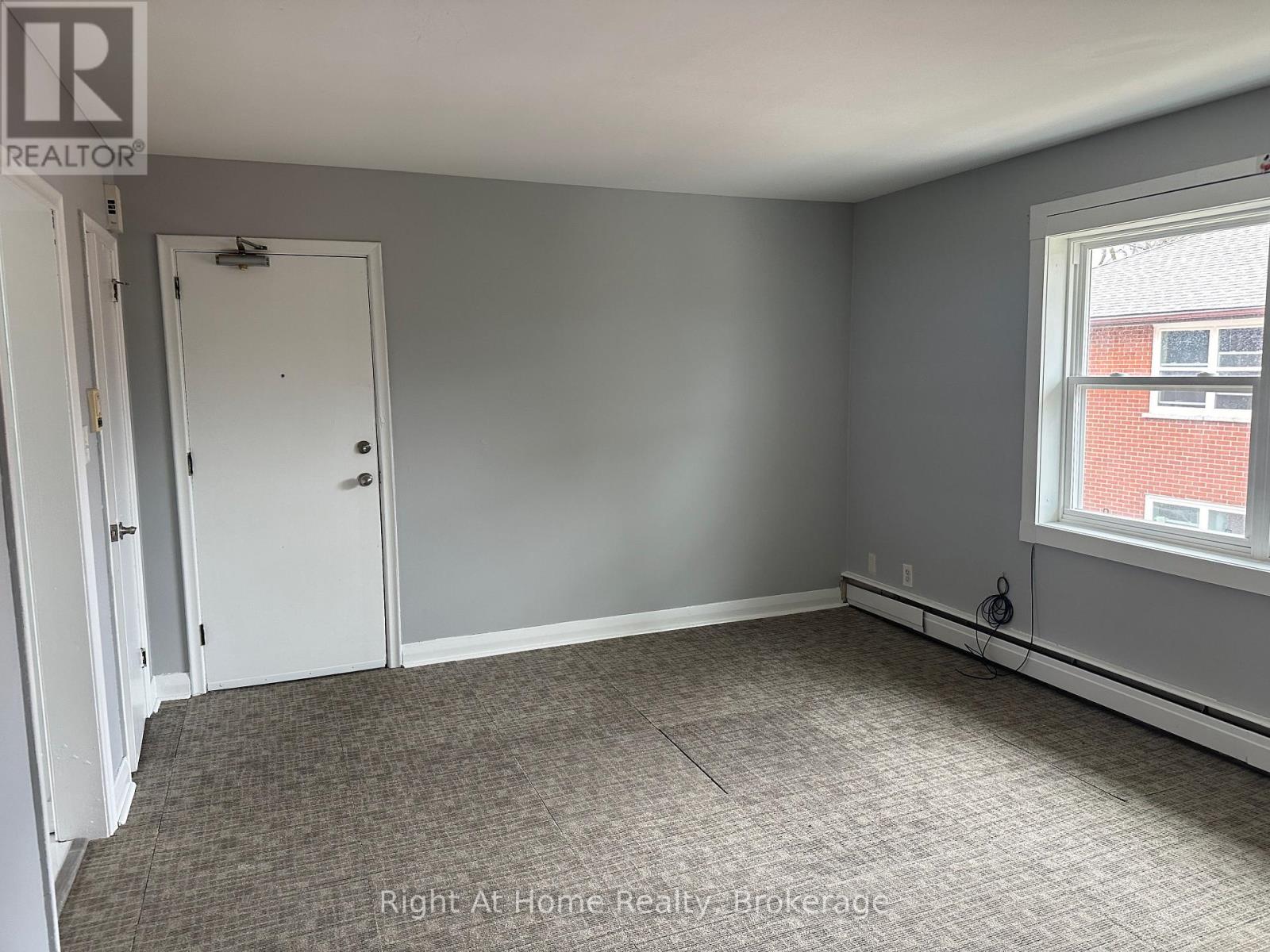 Apt. 4 - 119 Rossland Road E, Oshawa, Ontario  L1G 2W5 - Photo 5 - E13240092