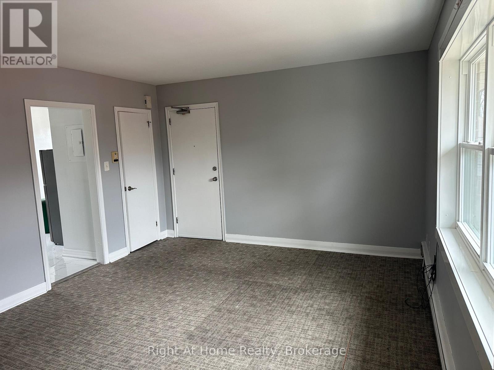 Apt. 4 - 119 Rossland Road E, Oshawa, Ontario  L1G 2W5 - Photo 6 - E13240092