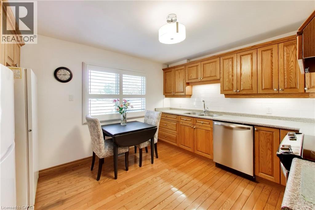223 Margaret Avenue, Stoney Creek, Ontario  L8E 2J1 - Photo 11 - 40833594