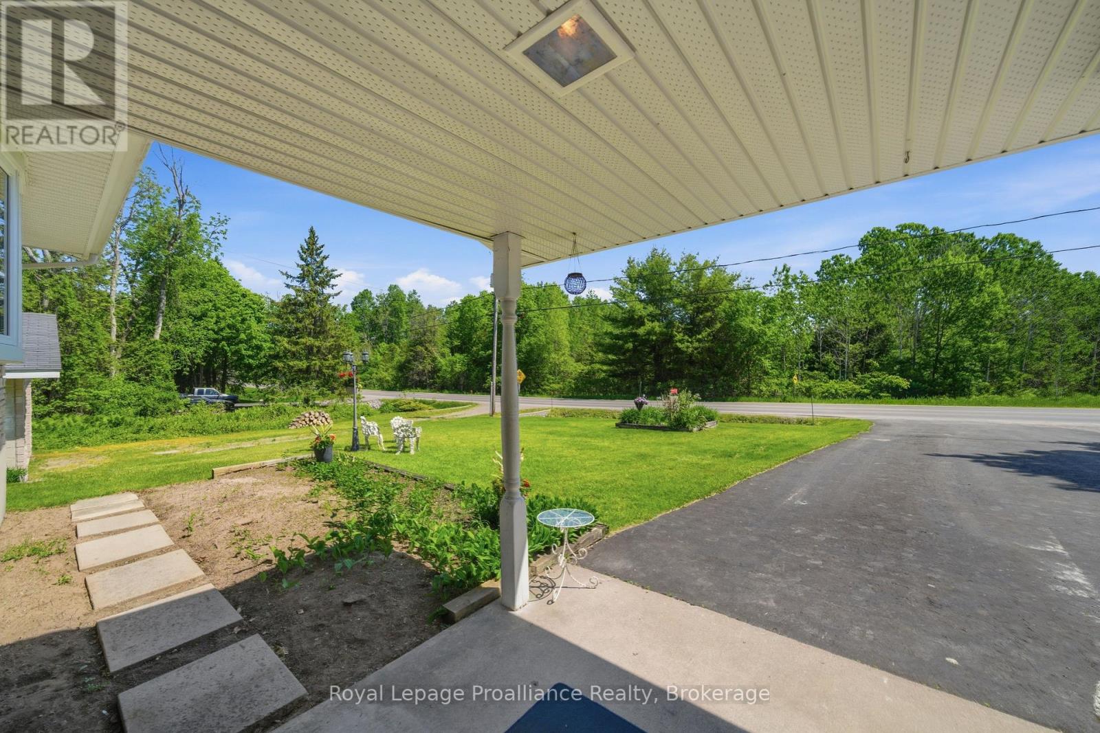 664 2nd Dug Hill Road, Quinte West, Ontario  K8V 0B6 - Photo 3 - X13240136