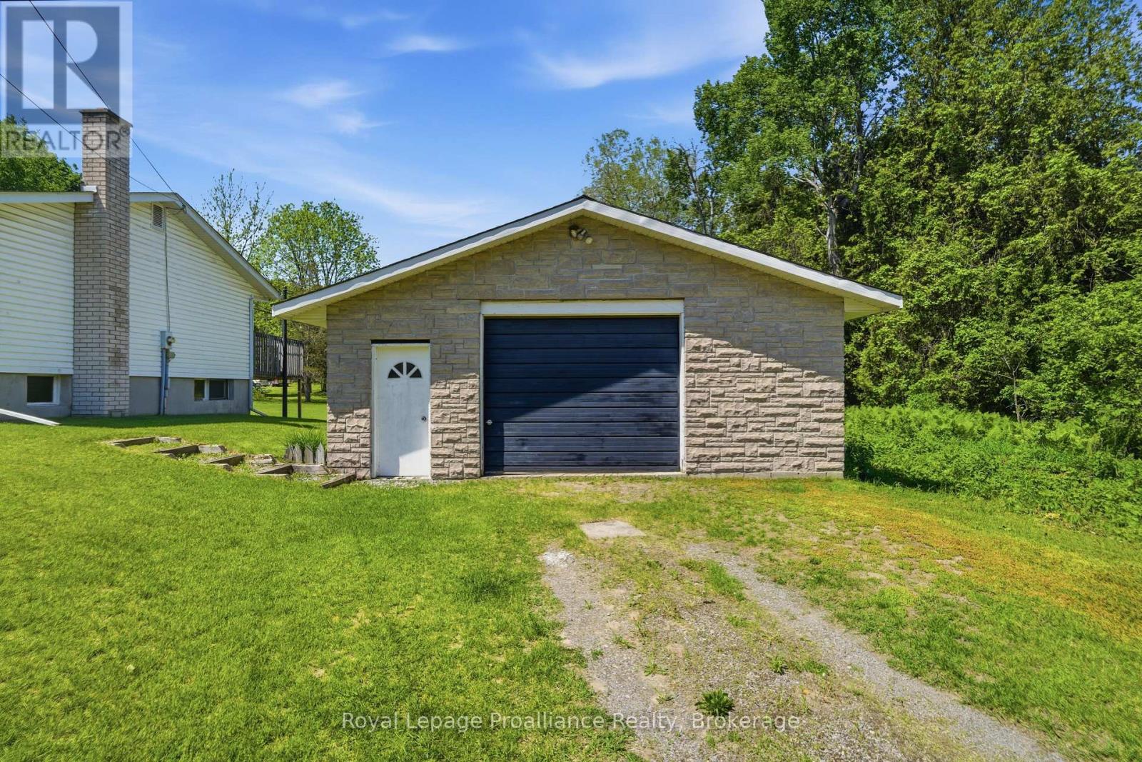 664 2nd Dug Hill Road, Quinte West, Ontario  K8V 0B6 - Photo 35 - X13240136