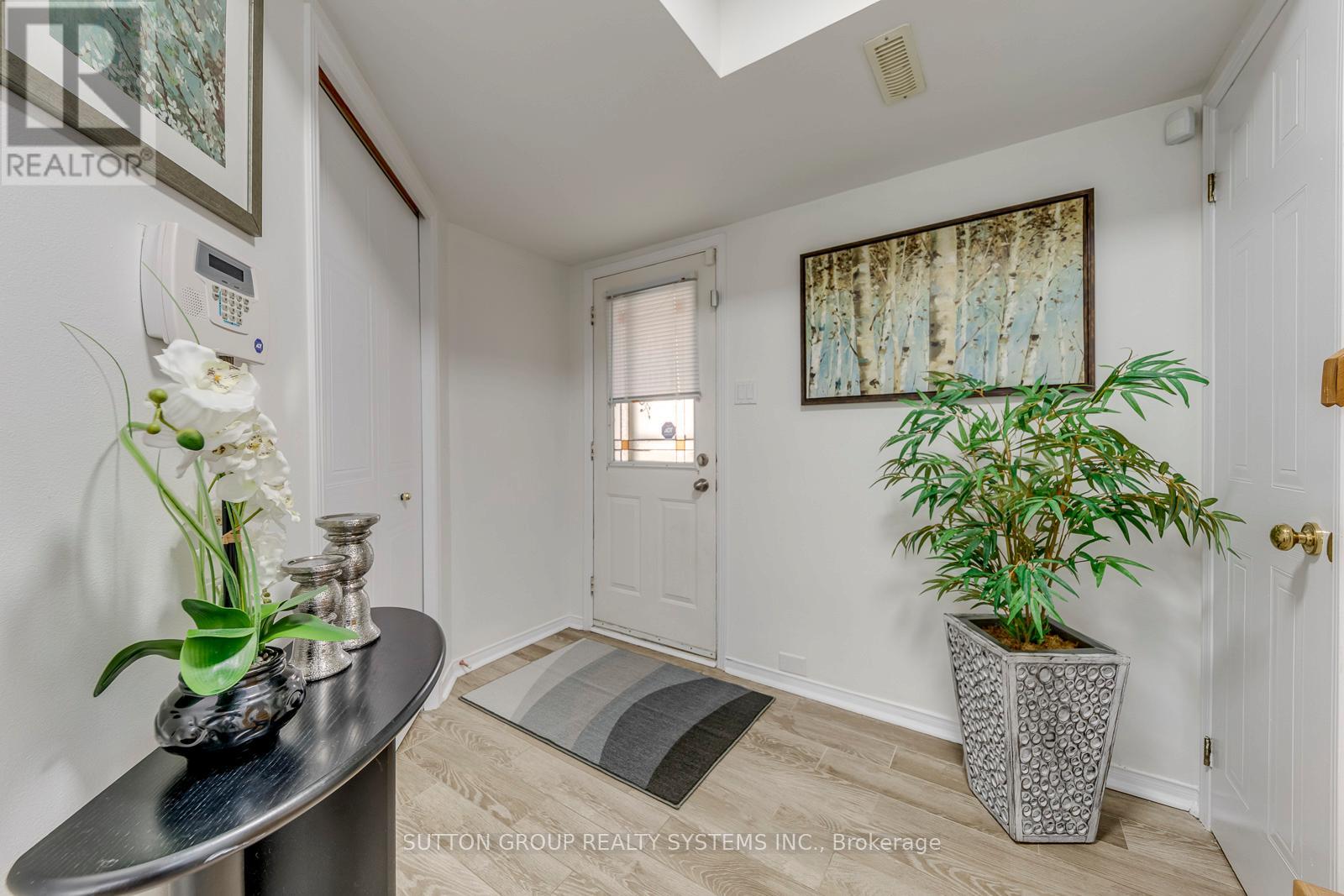 9 - 460 Bristol Road W, Mississauga, Ontario  L5R 3P6 - Photo 3 - W13239590