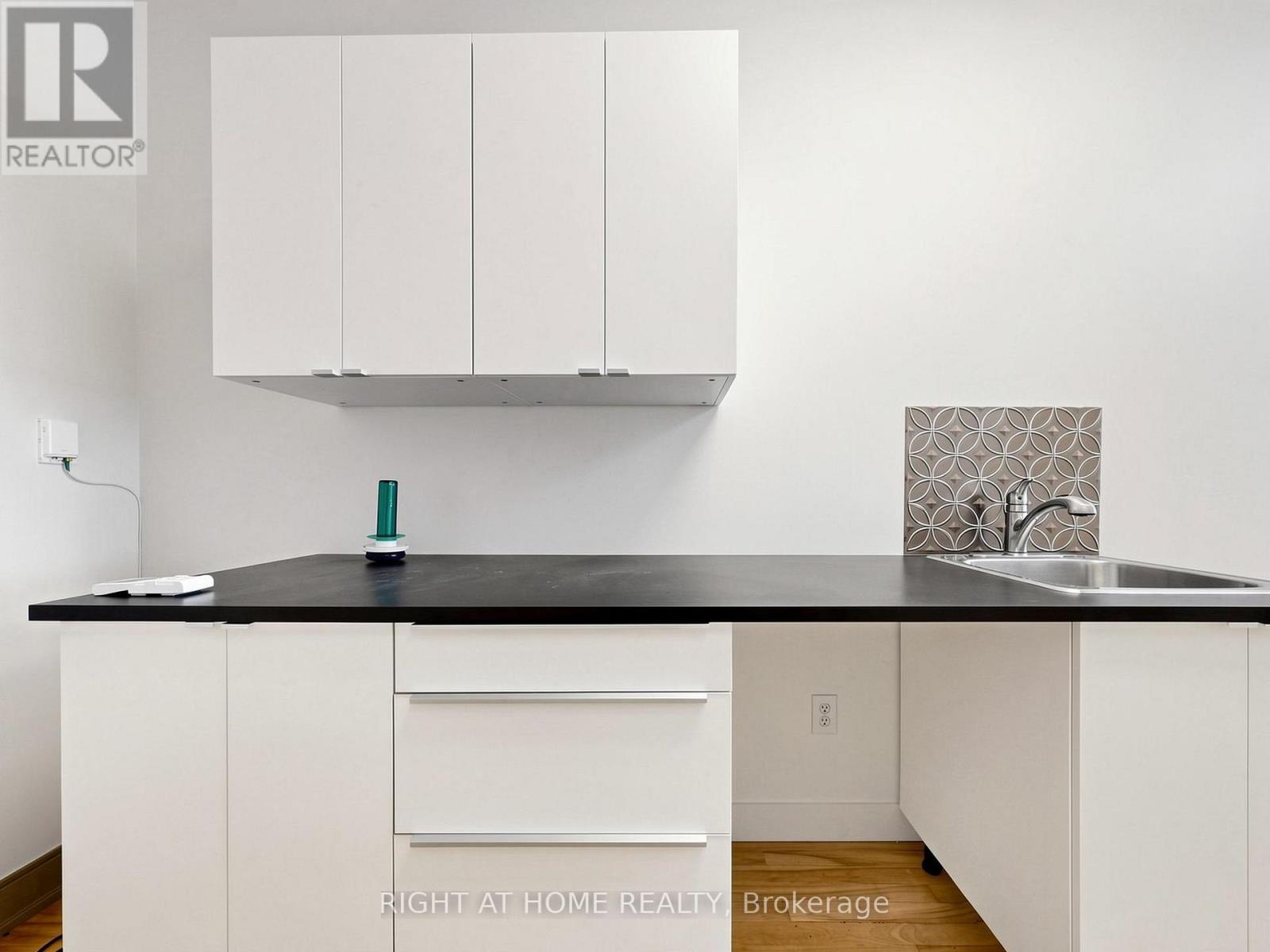 701 The Queensway Avenue, Toronto, Ontario  M8Y 1L2 - Photo 17 - W13239608