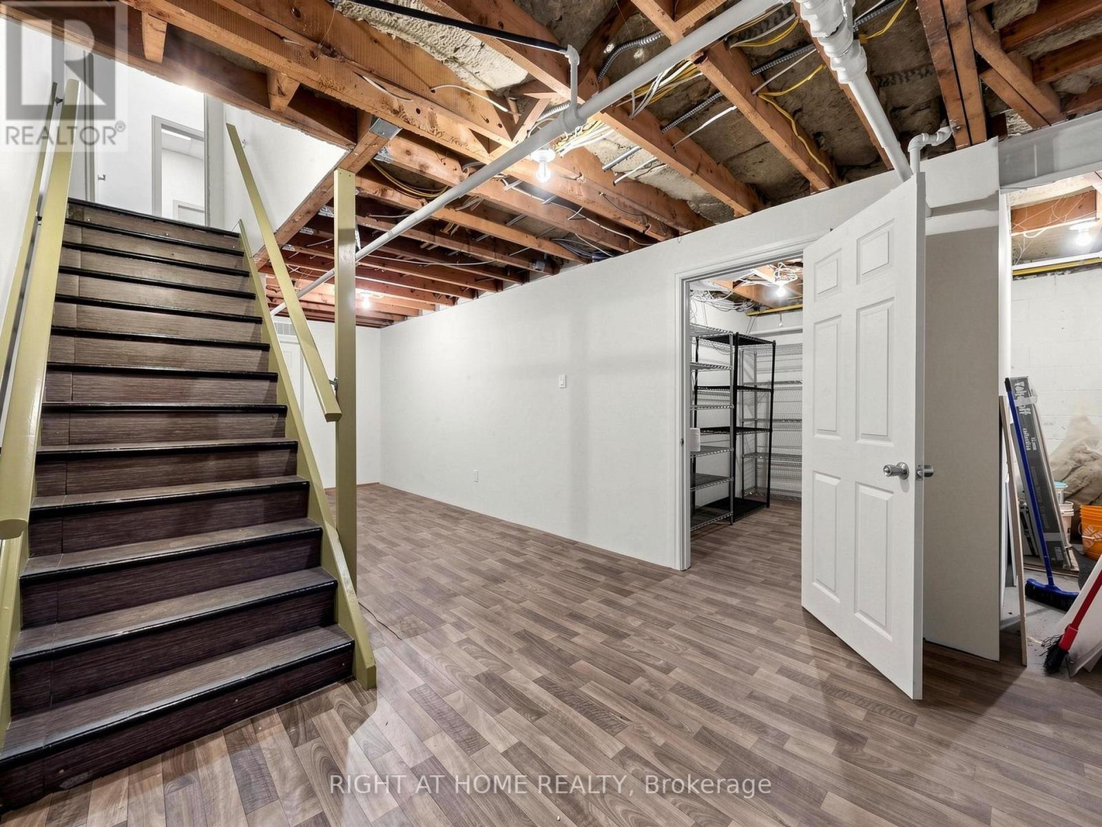 701 The Queensway Avenue, Toronto, Ontario  M8Y 1L2 - Photo 19 - W13239608