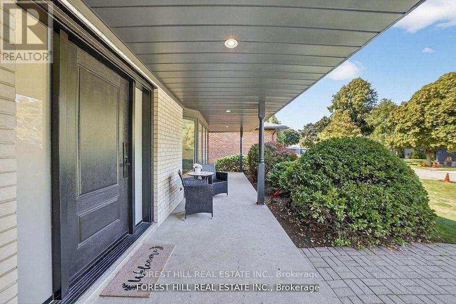 37 Cherry Post Crescent, Toronto, Ontario  M9C 2J9 - Photo 3 - W13239678
