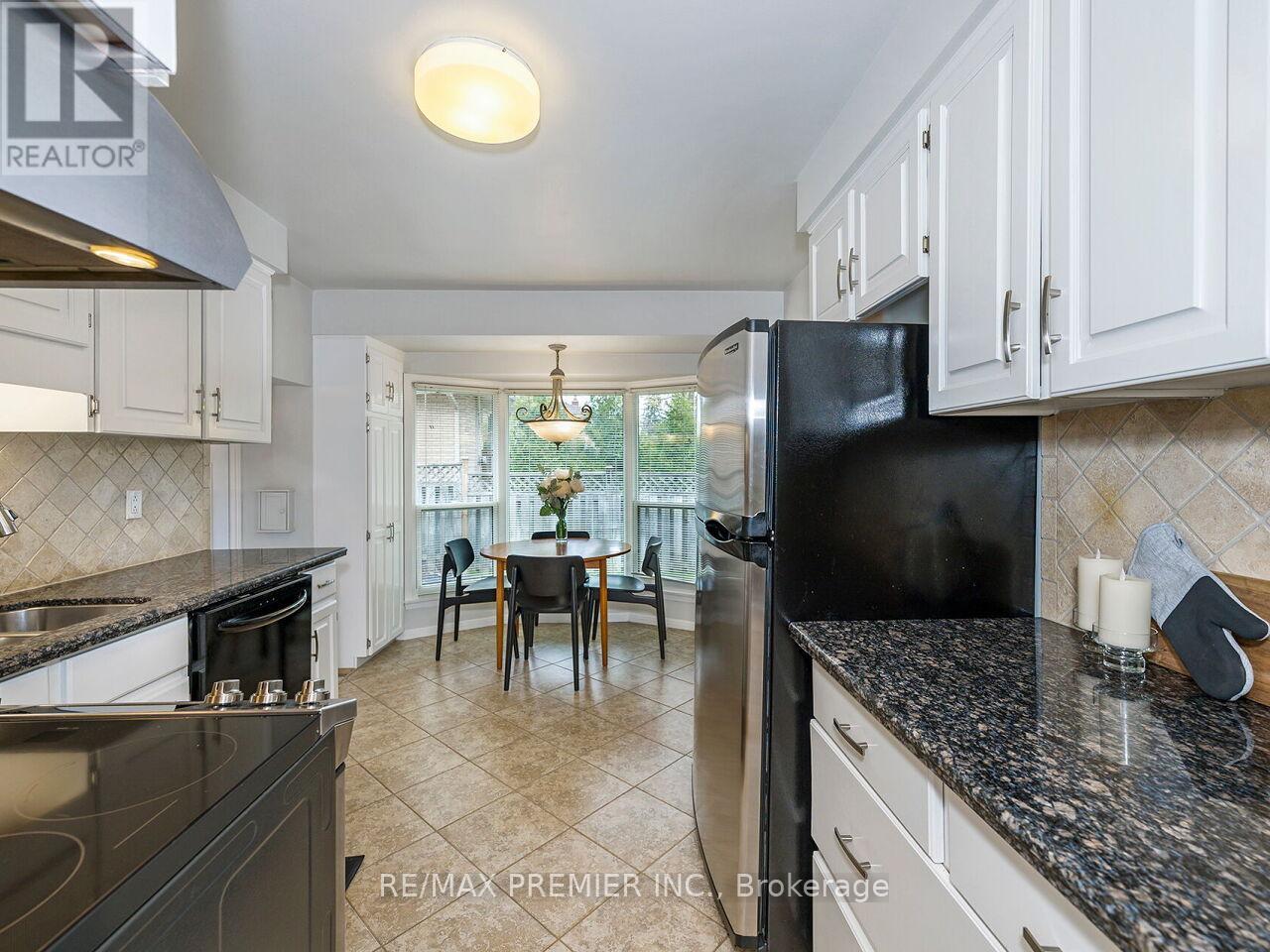 225 Juniper Avenue, Burlington, Ontario  L7L 2T2 - Photo 15 - W13239716