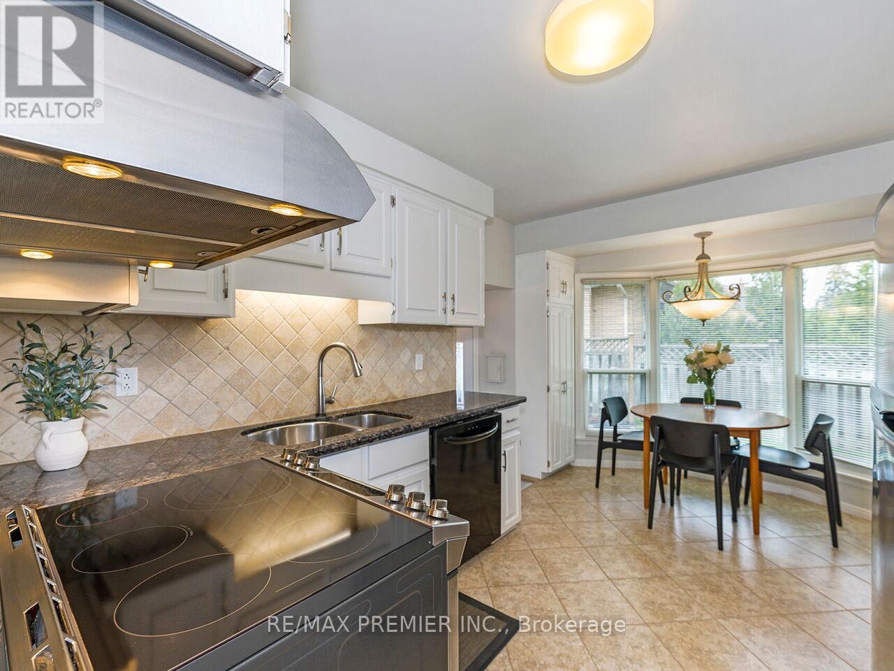 225 Juniper Avenue, Burlington, Ontario  L7L 2T2 - Photo 17 - W13239716