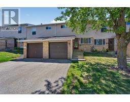 75 - 75 LAURIE CRESCENT