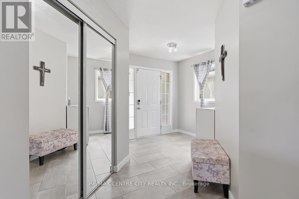 1141 Crosscreek Crescent, London East, Ontario  N5Y 6H6 - Photo 4 - X13219884