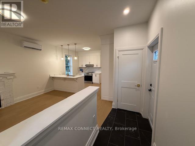 24 Ashley Street, Hamilton, Ontario  L8L 5S3 - Photo 3 - X13239580