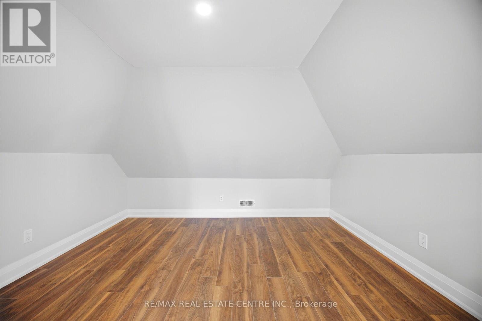 90 Holton Avenue S, Hamilton, Ontario  L8M 2L2 - Photo 35 - X13239756