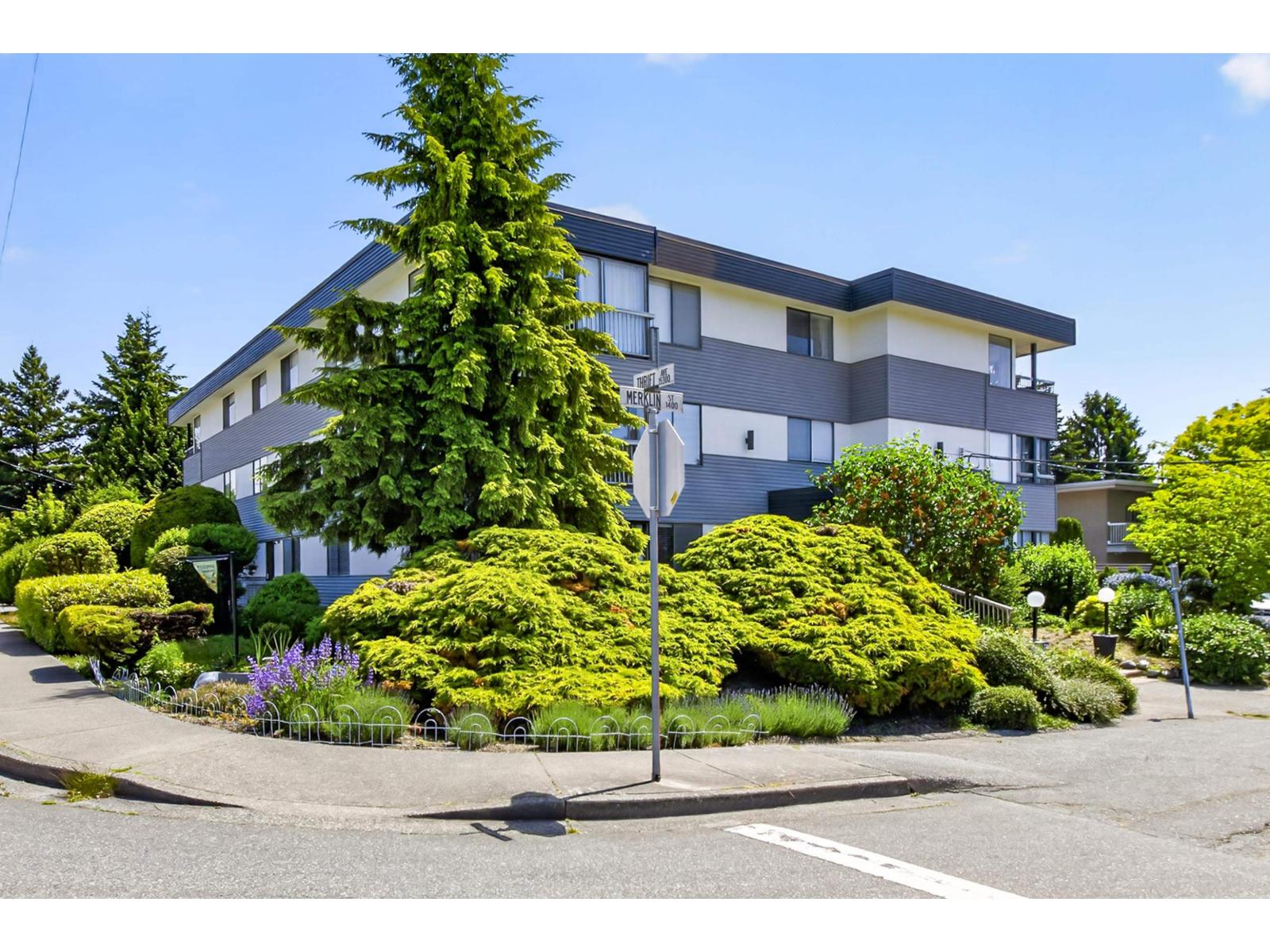 203 1390 Merklin Street, White Rock, British Columbia  V4B 4C1 - Photo 2 - R3130073