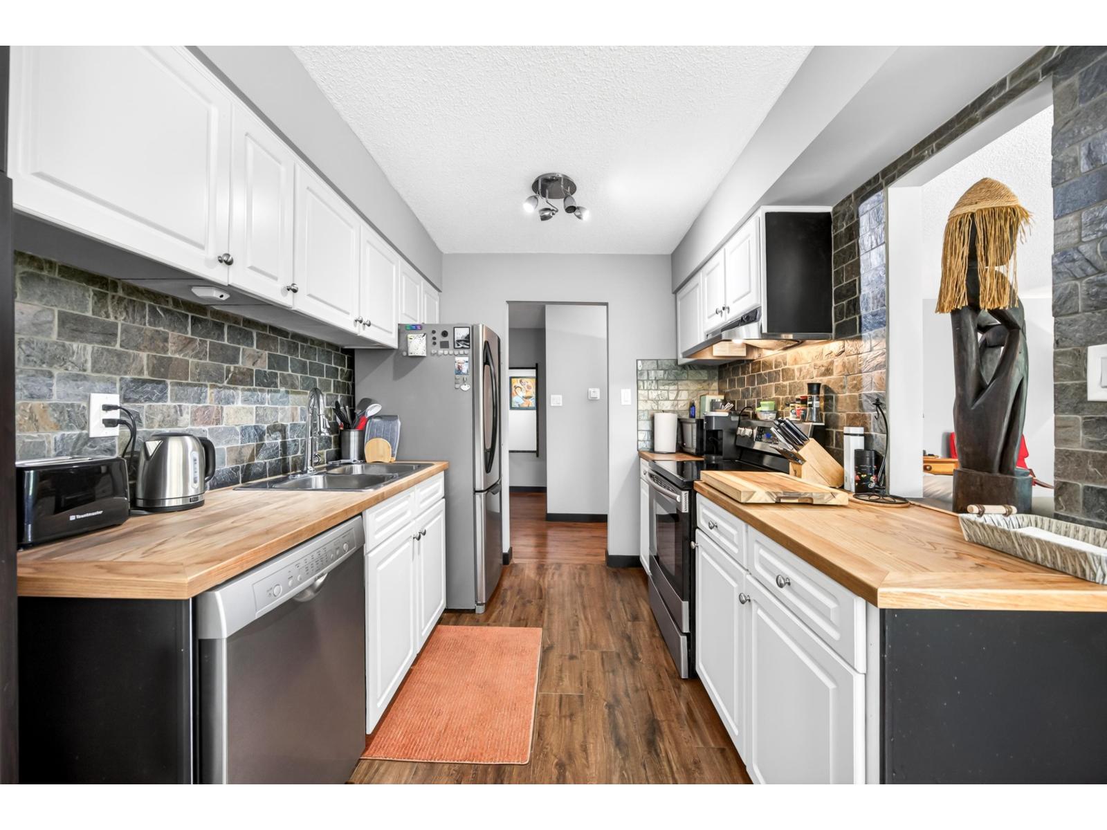203 1390 Merklin Street, White Rock, British Columbia  V4B 4C1 - Photo 21 - R3130073