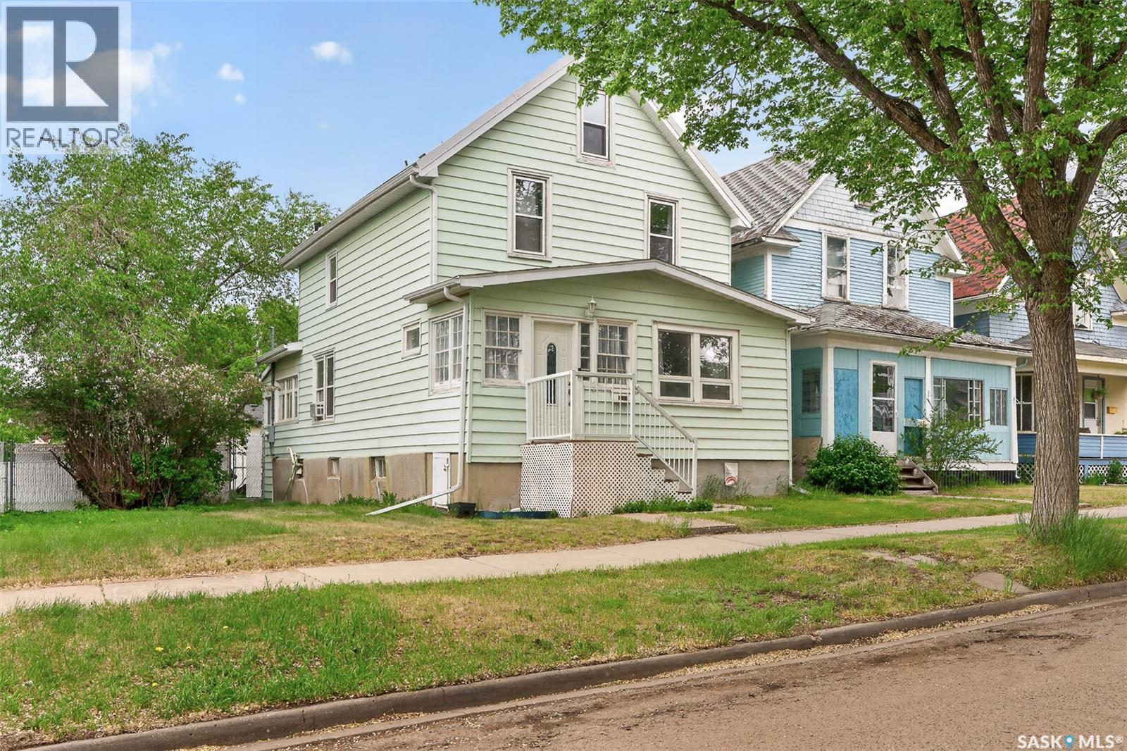 1142 2nd AVENUE NE, Moose Jaw, Saskatchewan
