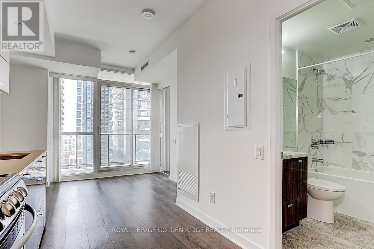 2002 - 290 Adelaide Street W, Toronto, Ontario  M5V 0P3 - Photo 31 - C13239804