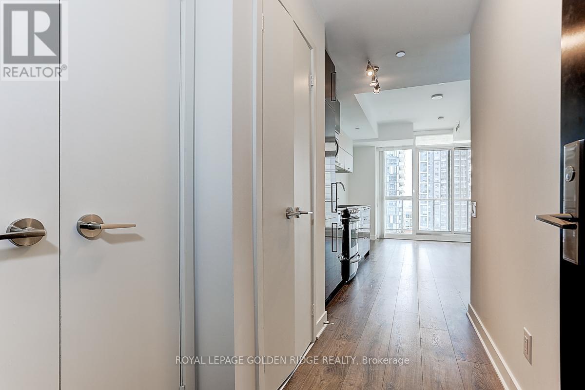2002 - 290 Adelaide Street W, Toronto, Ontario  M5V 0P3 - Photo 8 - C13239804