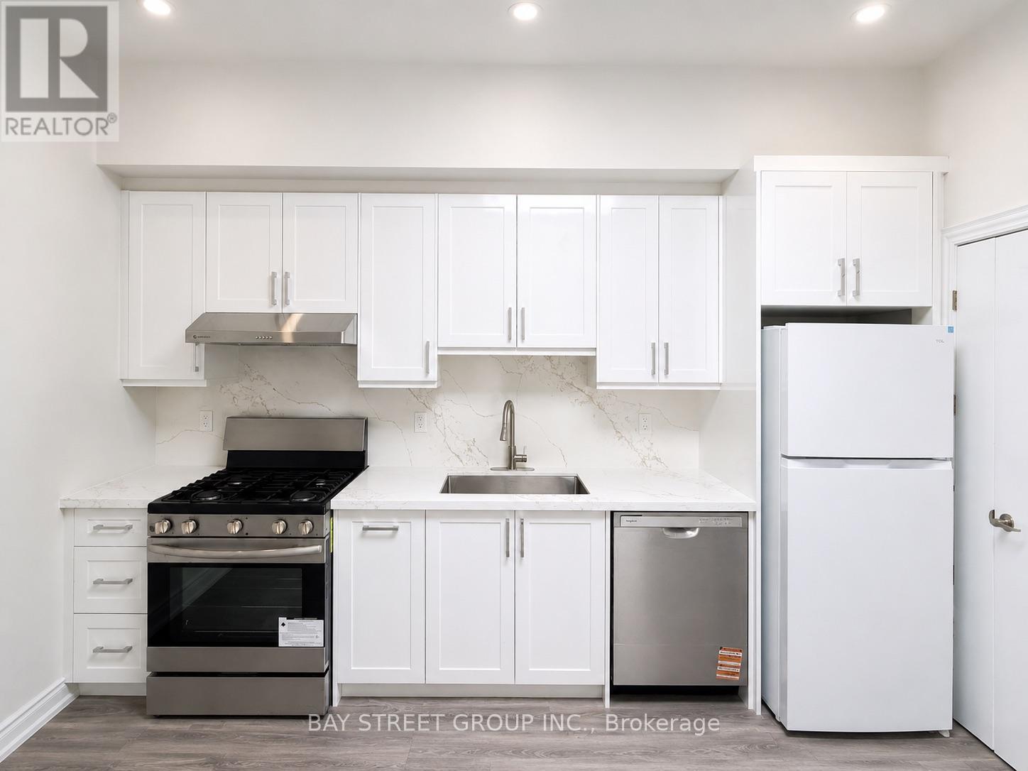 D - 442 Spadina Avenue, Toronto, Ontario  M5T 2G8 - Photo 3 - C13239810