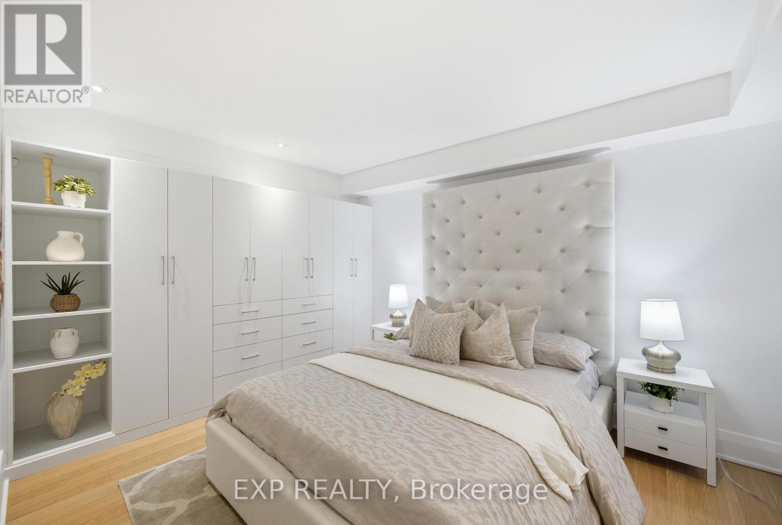 B - 188 Lippincott Street, Toronto, Ontario  M5S 2P1 - Photo 27 - C13240116