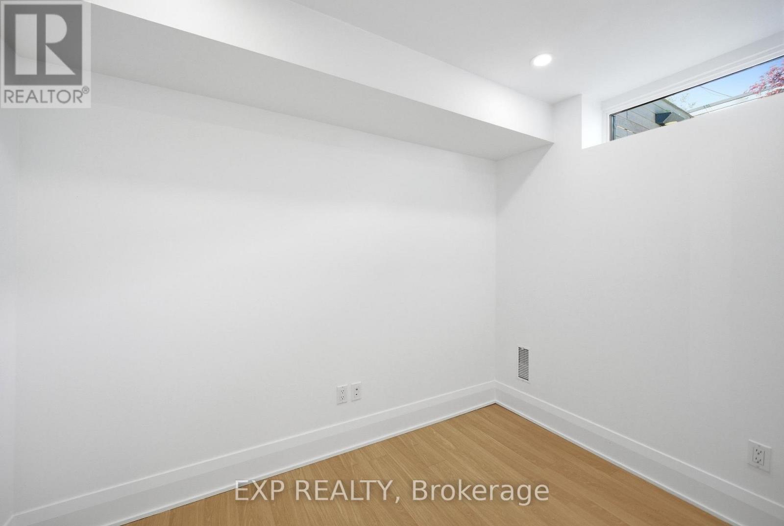 B - 188 Lippincott Street, Toronto, Ontario  M5S 2P1 - Photo 28 - C13240116