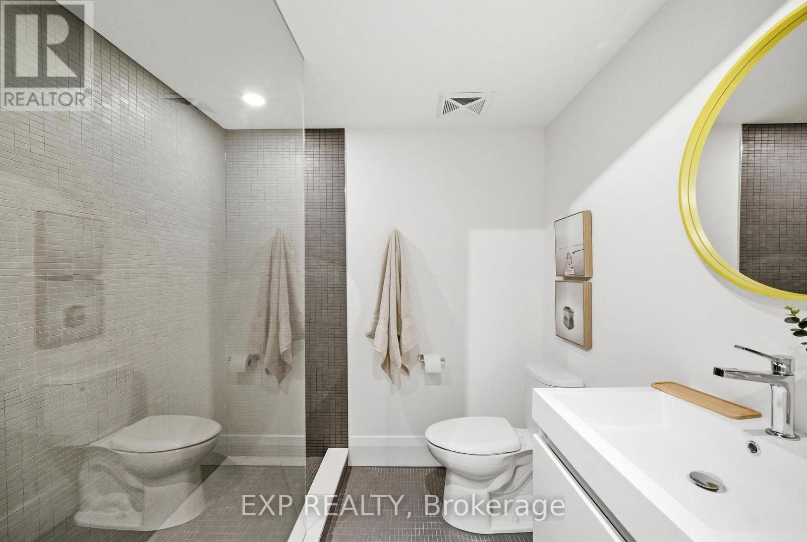 B - 188 Lippincott Street, Toronto, Ontario  M5S 2P1 - Photo 29 - C13240116