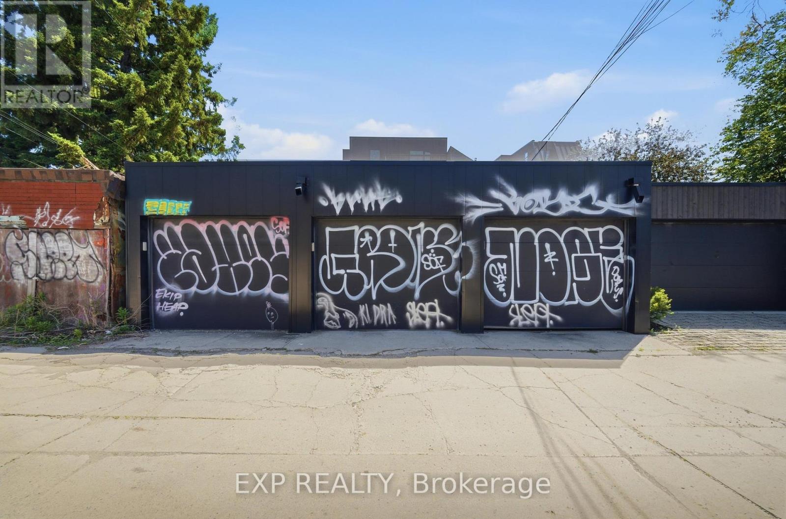 B - 188 Lippincott Street, Toronto, Ontario  M5S 2P1 - Photo 33 - C13240116