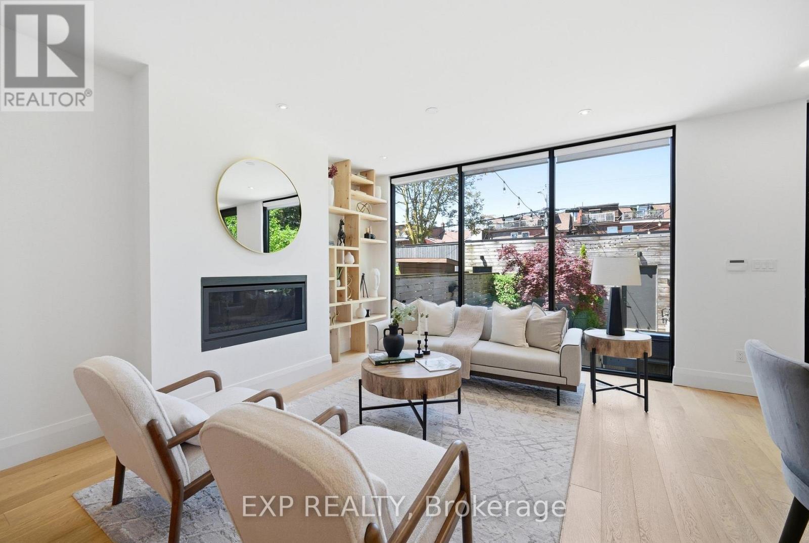 B - 188 Lippincott Street, Toronto, Ontario  M5S 2P1 - Photo 5 - C13240116