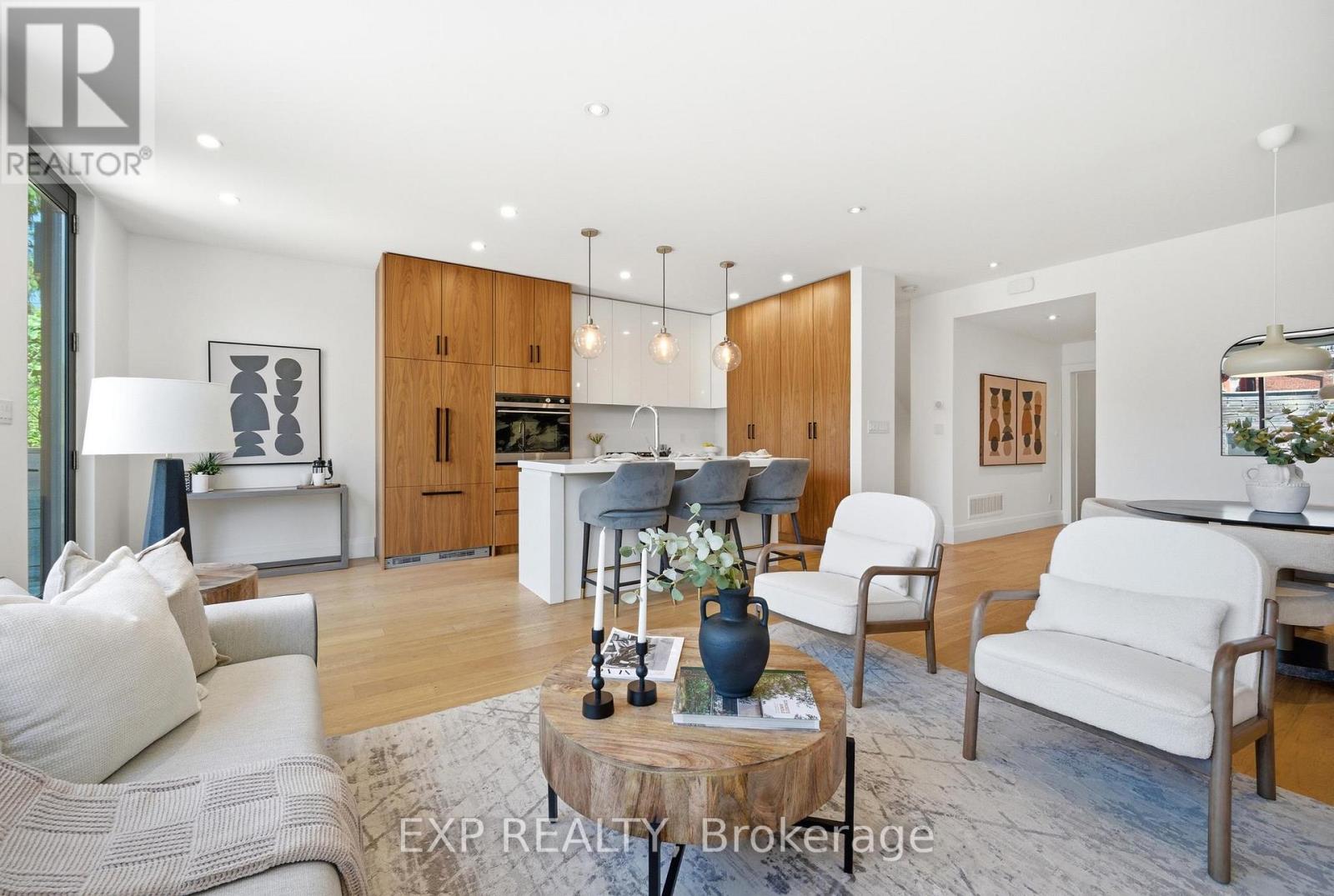 B - 188 Lippincott Street, Toronto, Ontario  M5S 2P1 - Photo 8 - C13240116