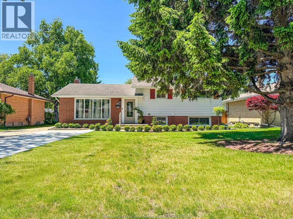 4013 Longfellow, Windsor, Ontario  N9G 2B5 - Photo 1 - 26013115