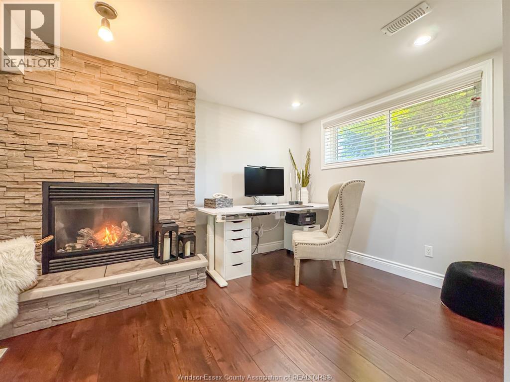 4013 Longfellow, Windsor, Ontario  N9G 2B5 - Photo 32 - 26013115