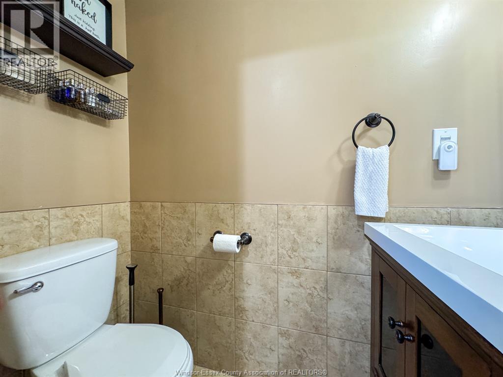 4013 Longfellow, Windsor, Ontario  N9G 2B5 - Photo 35 - 26013115