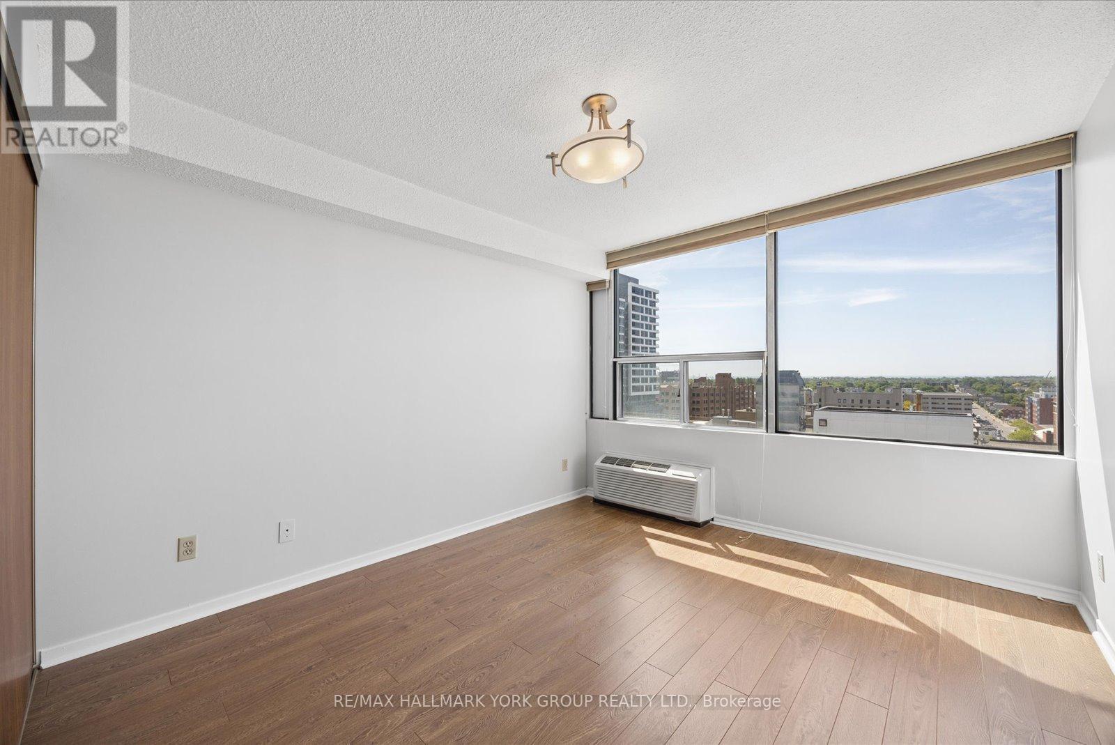 1016 - 55 William Street E, Oshawa, Ontario  L1G 7C9 - Photo 12 - E13239846