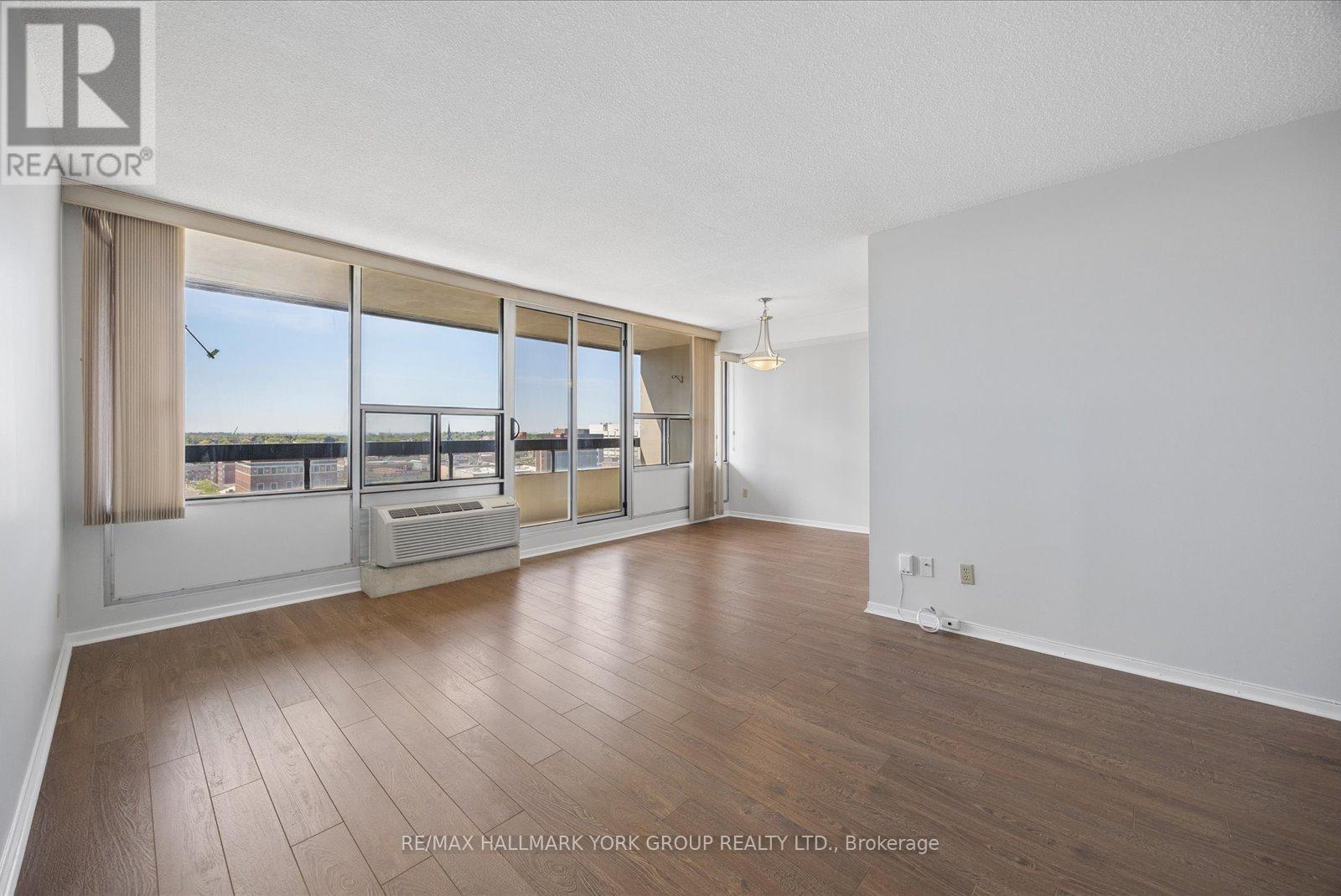 1016 - 55 William Street E, Oshawa, Ontario  L1G 7C9 - Photo 4 - E13239846