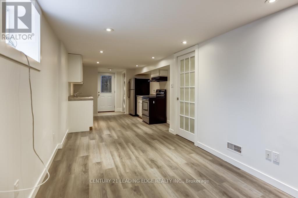 Lower - 104 Leslie Street, Toronto, Ontario  M4M 3C7 - Photo 12 - E13240102