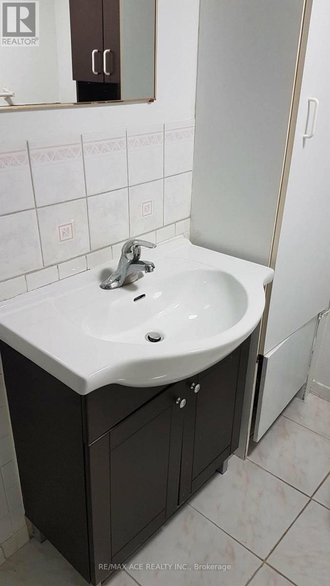 Bsmt - 26 Granger Avenue, Toronto, Ontario  M1K 3L2 - Photo 9 - E13240138