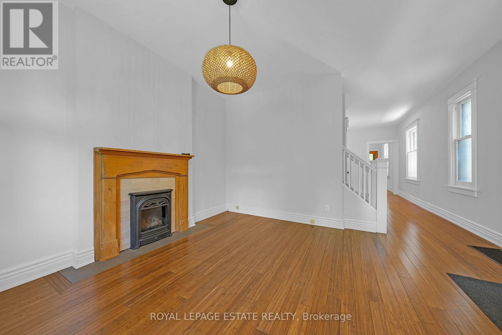 101 Silver Birch Avenue, Toronto, Ontario  M4E 3L3 - Photo 10 - E13240144