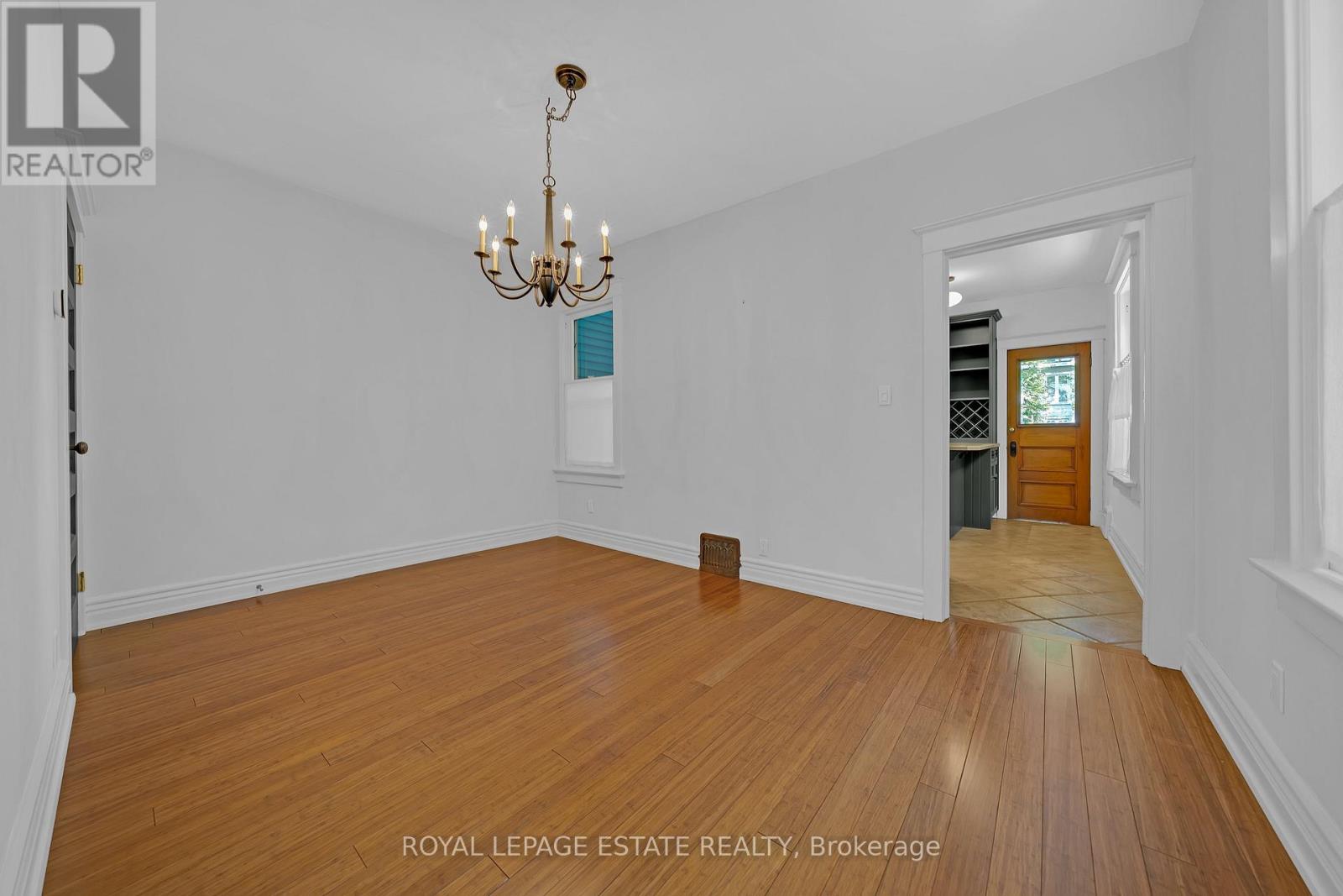 101 Silver Birch Avenue, Toronto, Ontario  M4E 3L3 - Photo 12 - E13240144
