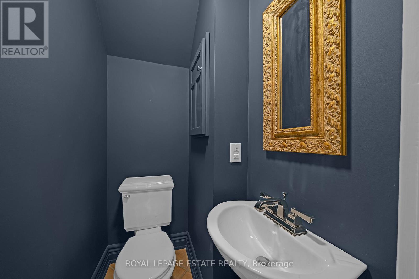 101 Silver Birch Avenue, Toronto, Ontario  M4E 3L3 - Photo 23 - E13240144