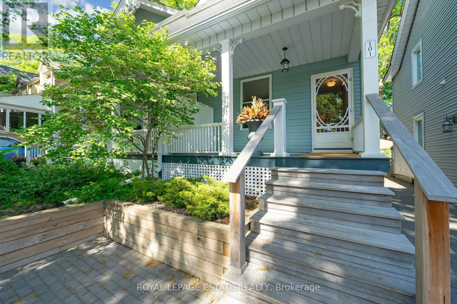 101 Silver Birch Avenue, Toronto, Ontario  M4E 3L3 - Photo 4 - E13240144