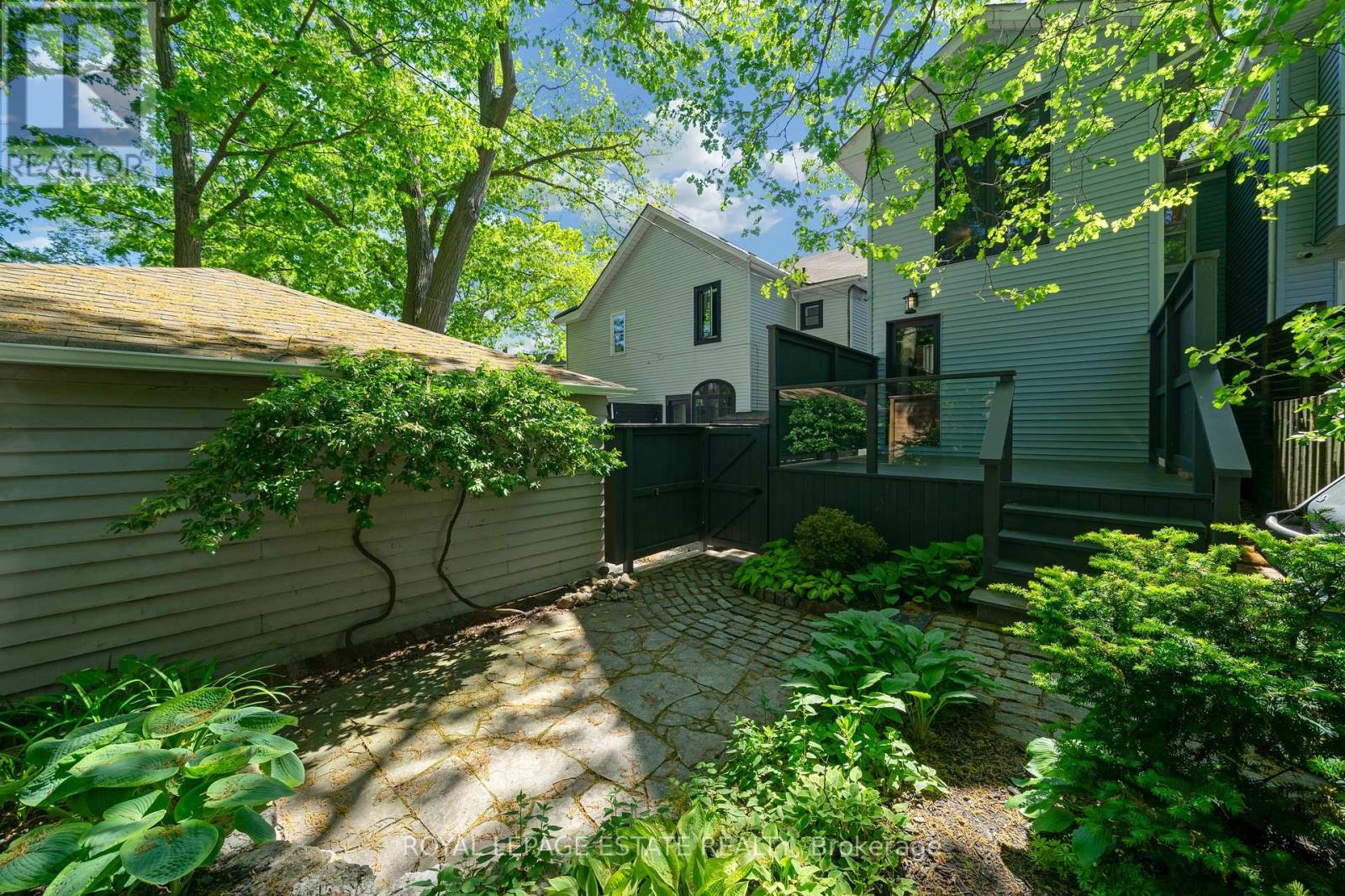 101 Silver Birch Avenue, Toronto, Ontario  M4E 3L3 - Photo 42 - E13240144